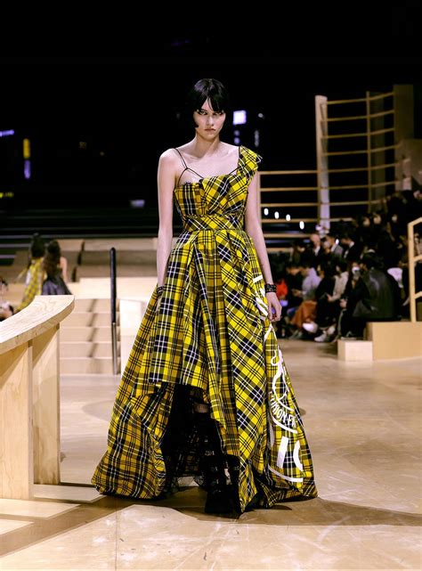 Dior celebra a Corea y su cultura con un desfile y  